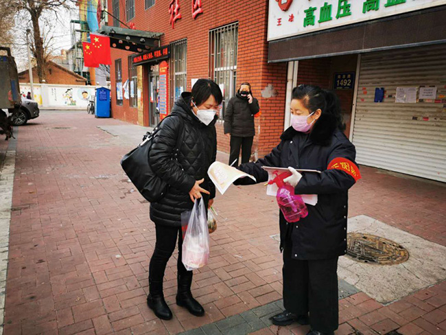 黨建引領(lǐng)，讓黨旗在城市抗“疫”一線高高飄揚
