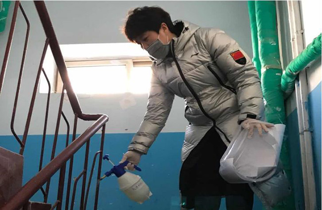 黨建引領(lǐng)，讓黨旗在城市抗“疫”一線高高飄揚